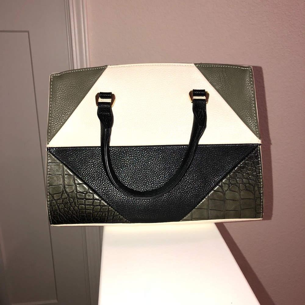 Purse // moving sale